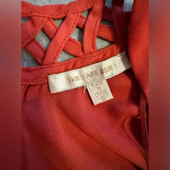 Skies are blue red orange 3/4 sleeve blouse size S - Picture 5 of 7